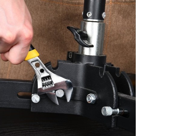 Ключ разводной Deli DL30106