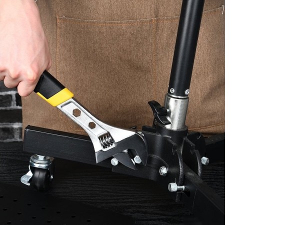 Ключ разводной Deli DL30112