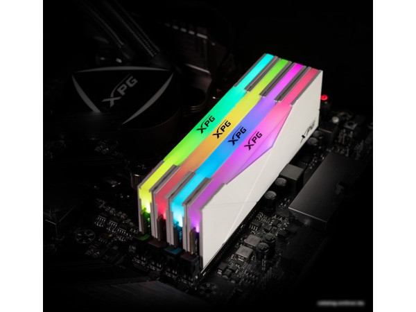 Оперативная память ADATA XPG Spectrix D50 RGB 8ГБ DDR4 3600 МГц AX4U36008G18I-SW50