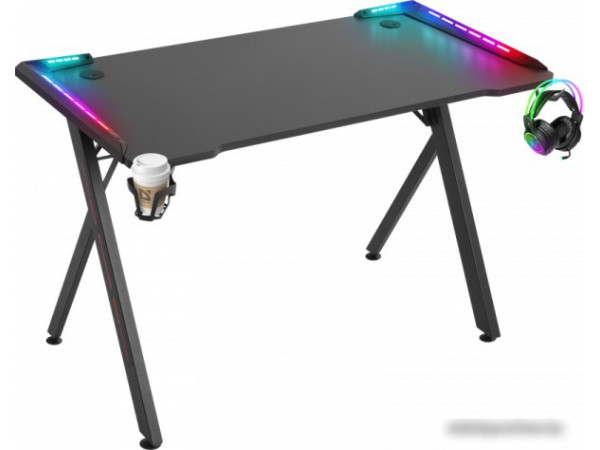Геймерский стол Defender Extreme 64307