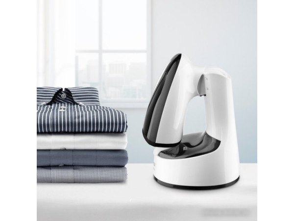 Отпариватель Ufesa Pocket Mist (белый/черный)