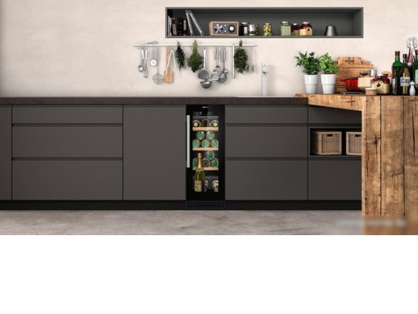 Винный шкаф NEFF KU9202HF0