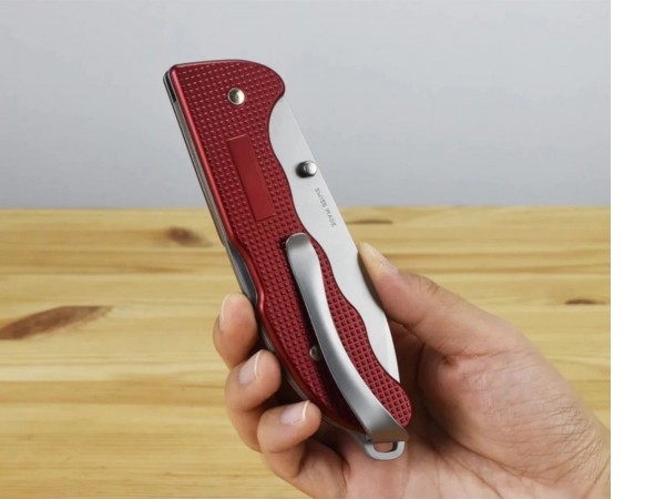 Складной нож Victorinox Evoke Alox 0.9415.D20 (красный)