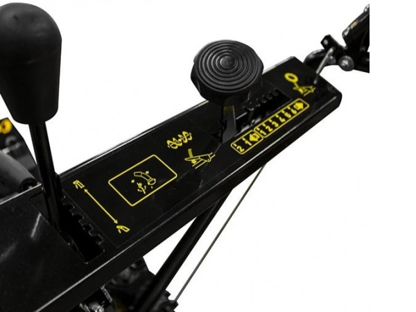 Снегоуборщик Champion ST655