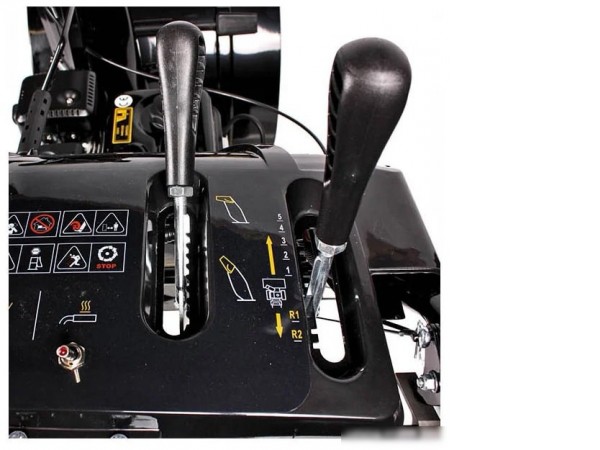 Снегоуборщик Champion ST662E