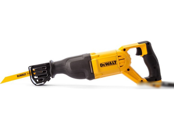Сабельная пила DeWalt DWE305PK