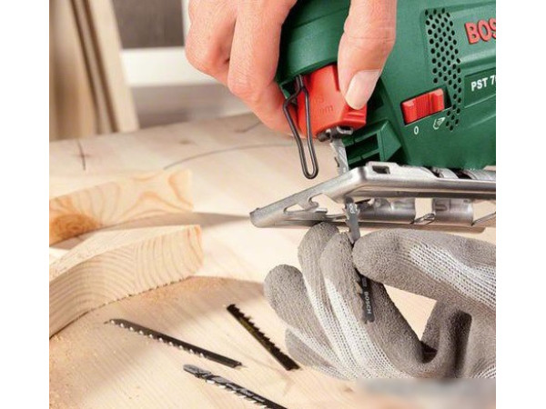 Электролобзик Bosch PST 750 PE (06033A0520)