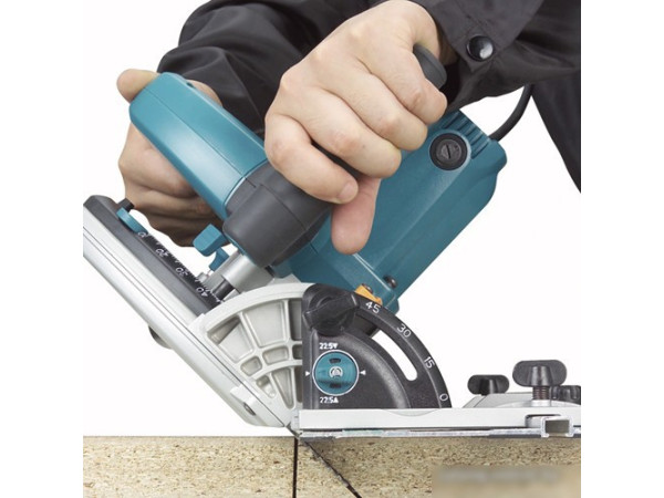 Дисковая (циркулярная) пила Makita SP6000J