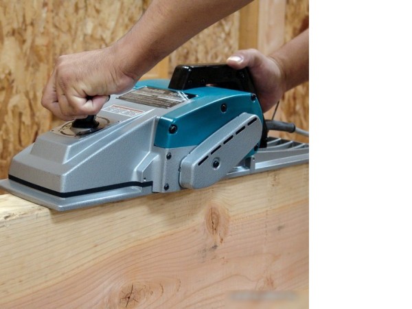 Рубанок Makita 1806 B