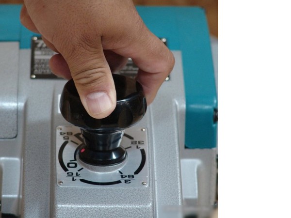 Рубанок Makita 1806 B