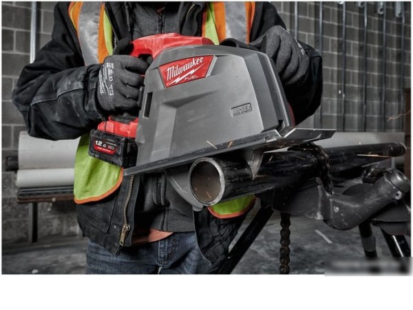 Дисковая (циркулярная) пила Milwaukee Fuel M18 FMCS66-0C 4933472110 (без АКБ, кейс)