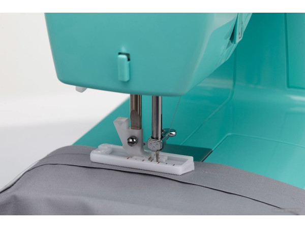 Электромеханическая швейная машина Singer Simple 3223G