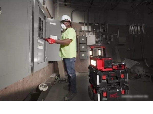 Фонарь Milwaukee M18 POALC-0 4933478120 (без АКБ)