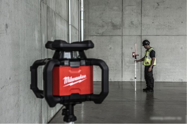 Штатив-распорная рейка Milwaukee SR240 4932493202