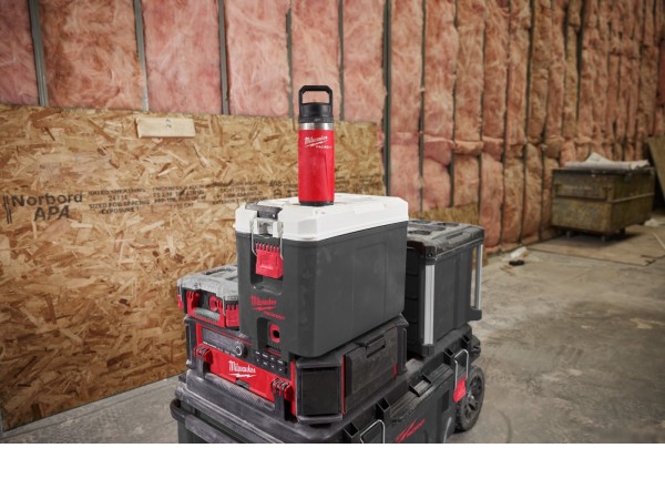 Термос Milwaukee Packout Chug Lid 0.710 л (красный)